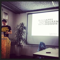 @jszurich is starting with @gr2m about hoodie