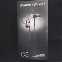 love my new headphones. (the old ones broke ;( )